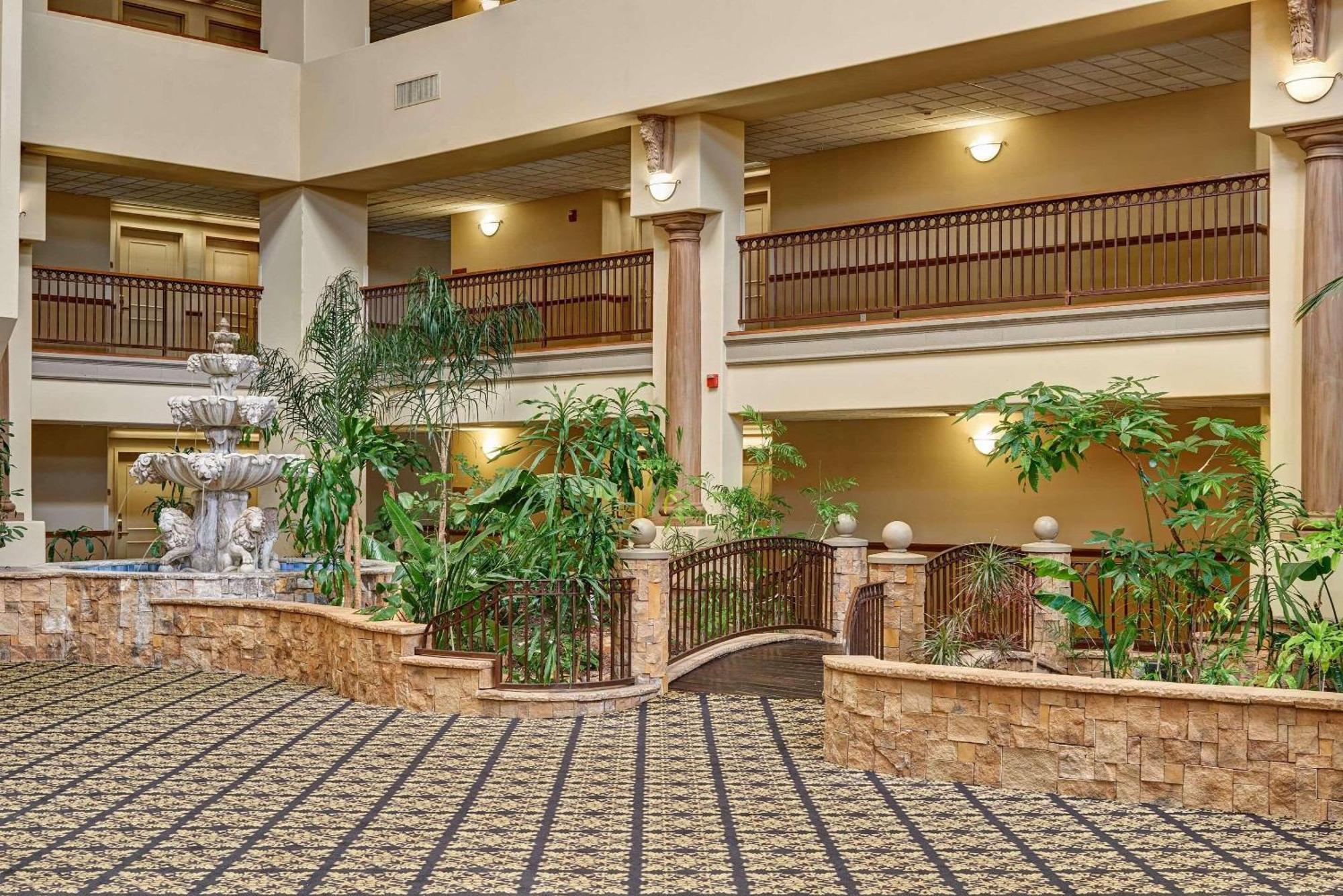 Radisson Hotel El Paso Airport Ngoại thất bức ảnh